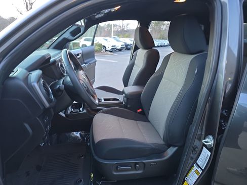 Used 2023 Toyota Tacoma TRD Off-Road image 16