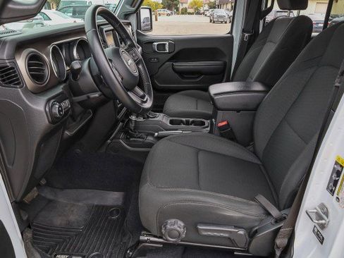Used 2021 Jeep Gladiator Willys image 11