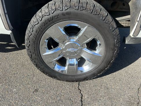 Used 2015 Chevrolet Silverado 1500 LTZ image 11