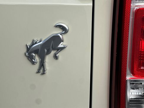 New 2025 Ford Bronco Base image 27