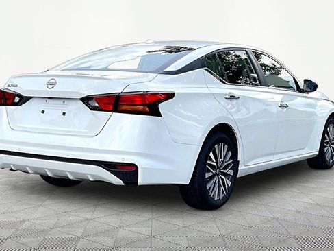 Used 2025 Nissan Altima 2.5 SV FWD image 6