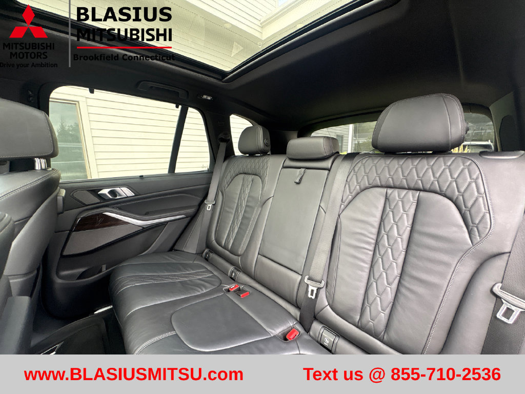 Used 2020 BMW X5 xDrive50i w/ Executive Package AWD/4WD image 39