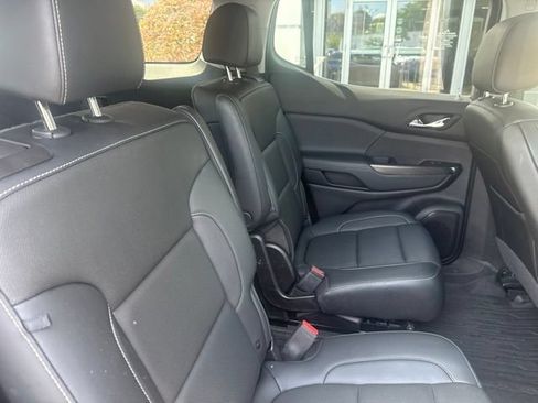 Used 2023 GMC Acadia SLT w/ Preferred Package AWD/4WD image 26