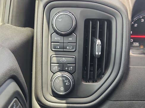 Used 2020 Chevrolet Silverado 1500 Custom w/ Custom Value Package AWD/4WD image 16