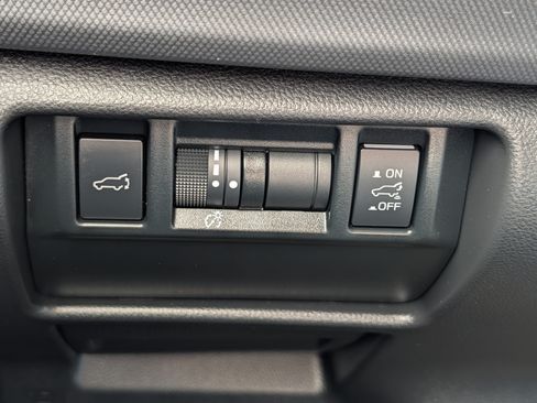 Certified 2025 Subaru Forester Premium AWD/4WD image 26