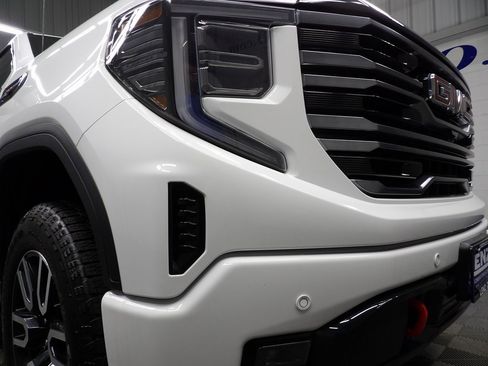 Used 2025 GMC Sierra 1500 AT4 w/ Technology Package image 48