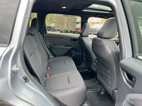 Used 2025 Subaru Forester Premium AWD/4WD image 26