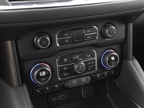 Used 2024 Chevrolet Tahoe High Country w/ Advanced Technology Package image 18