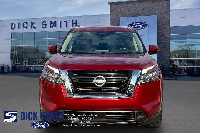 Used 2025 Nissan Pathfinder SV FWD image 2