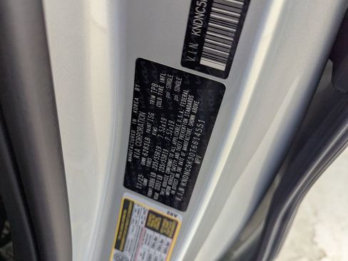 New 2026 Kia Carnival EX image 19