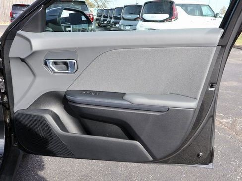 New 2025 Kia K4 EX image 9