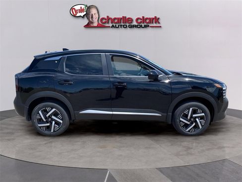 New 2026 Nissan Kicks SV image 7