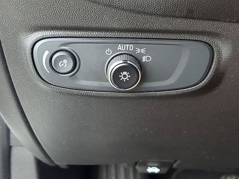 Certified 2023 Chevrolet Equinox LT FWD image 18
