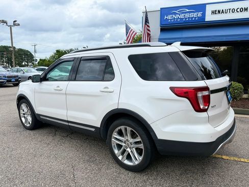 Used 2016 Ford Explorer XLT w/ Equipment Group 202A FWD image 15