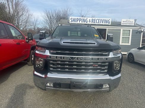 Used 2022 Chevrolet Silverado 2500 LTZ image 2