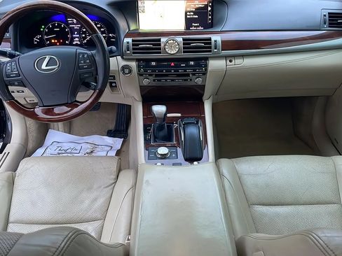 Used 2016 Lexus LS 460 w/ Comfort Package RWD image 17
