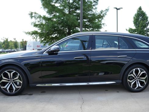 New 2025 Mercedes-Benz E 450 4MATIC All-Terrain Wagon image 4