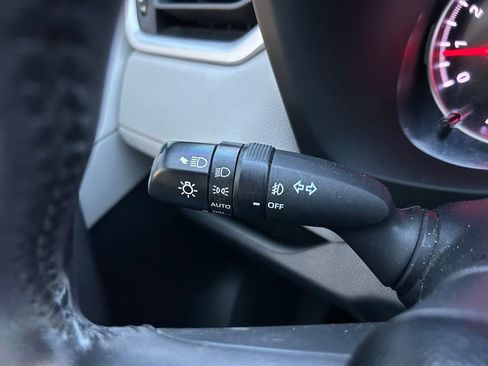 Used 2022 Toyota RAV4 XLE Premium image 22