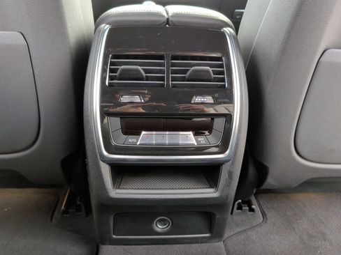 Certified 2022 BMW X5 xDrive40i w/ M Sport Package image 36