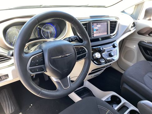 Used 2023 Chrysler Voyager LX FWD image 20