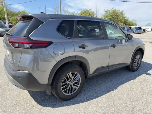Used 2023 Nissan Rogue S image 7