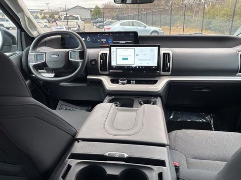 Certified 2025 Ford Expedition Active AWD/4WD image 11