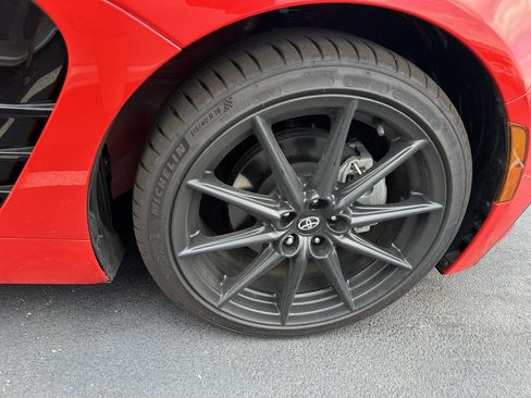 Used 2025 Toyota GR86 Premium RWD image 45