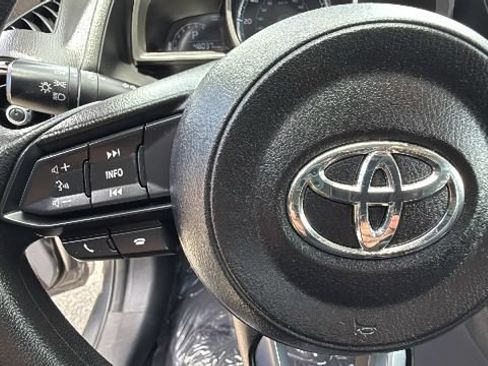 Used 2019 Toyota Yaris LE FWD image 19
