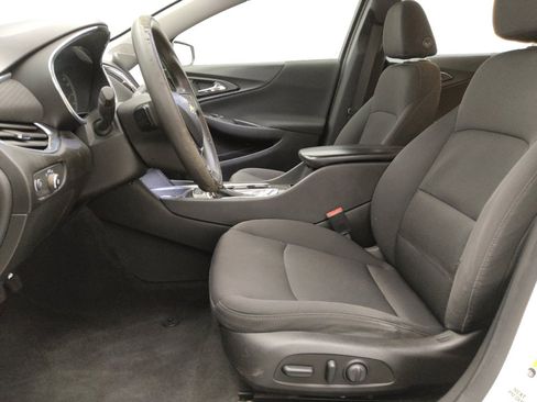 Used 2019 Chevrolet Malibu LT image 17