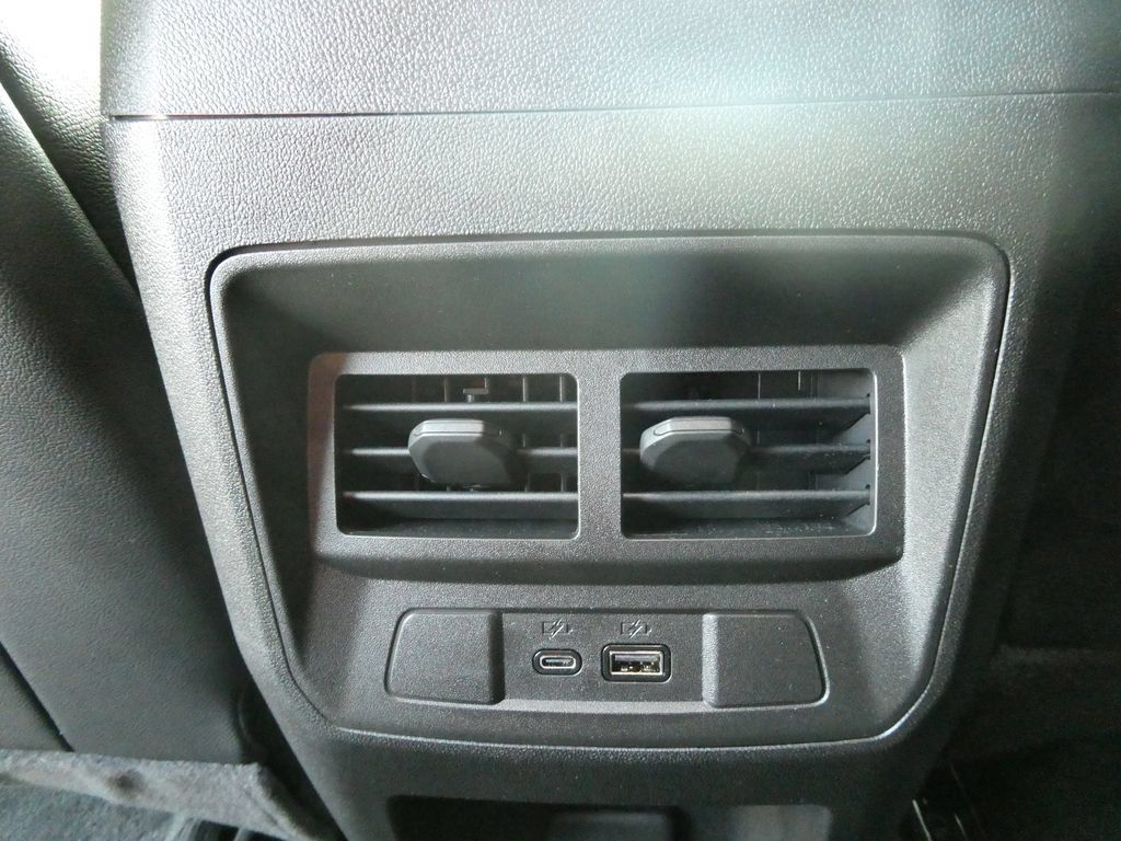 Used 2026 GMC Canyon AT4 w/ Technology Plus Package AWD/4WD image 20