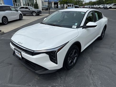 Used 2026 Kia K4 FWD image 3