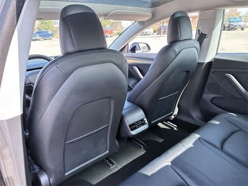Used 2023 Tesla Model 3 Standard Range image 19