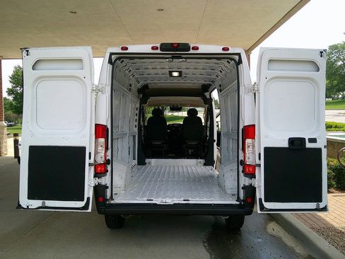 Used 2023 RAM ProMaster 2500 FWD image 8