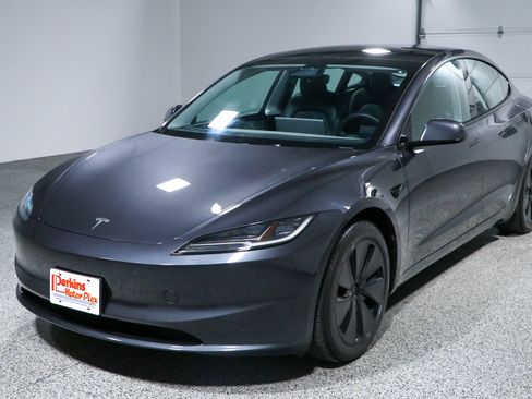 Used 2025 Tesla Model 3 Long Range RWD image 26