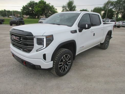 New 2026 GMC Sierra 1500 AT4 w/ AT4 Premium Package AWD/4WD image 11