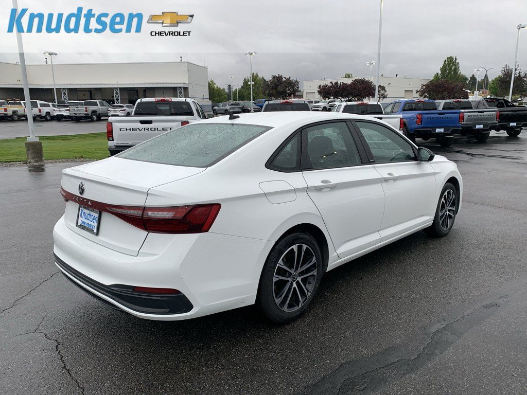 Used 2025 Volkswagen Jetta Sport FWD image 7