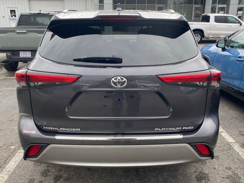 Used 2020 Toyota Highlander Platinum image 14