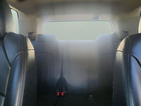 Used 2015 GMC Acadia SLT image 26