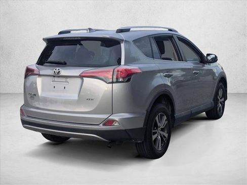 Used 2017 Toyota RAV4 XLE FWD image 3