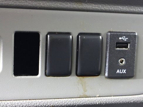 Used 2021 Nissan NV 2500 SV image 23