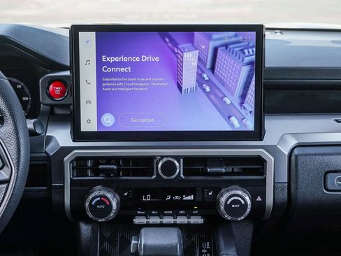 Certified 2025 Toyota Tacoma TRD Off-Road AWD/4WD image 15