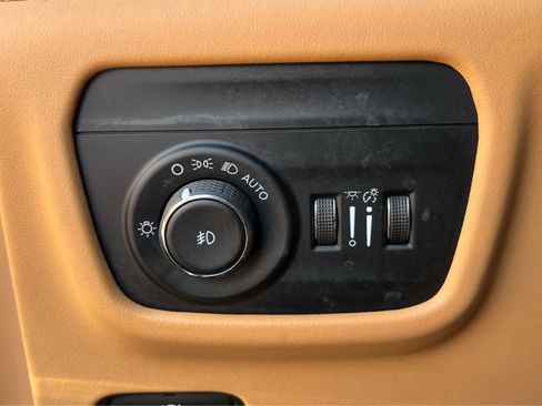 Used 2023 Jeep Grand Cherokee L Summit image 31