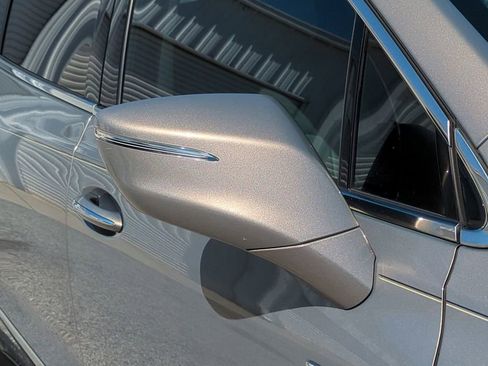 Used 2018 Buick Enclave Essence image 12