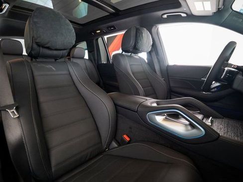 New 2026 Mercedes-Benz GLS 580 4MATIC image 13