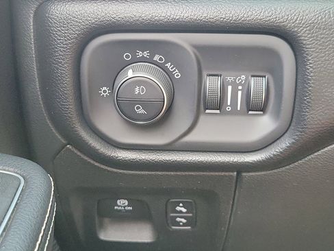 Used 2022 RAM 1500 Laramie image 26