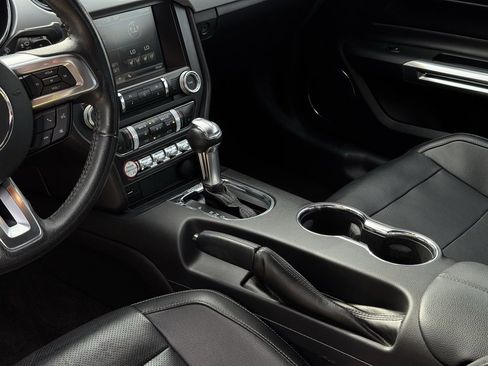 Used 2015 Ford Mustang Premium image 21