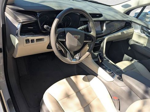 Used 2020 Cadillac XT6 Premium Luxury image 2