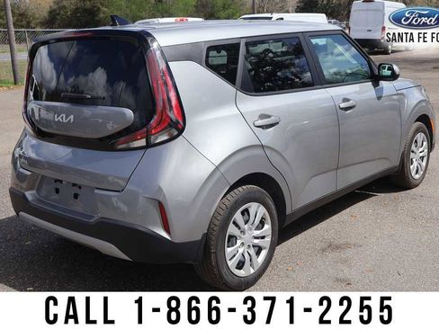 Used 2023 Kia Soul LX image 4