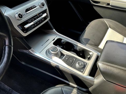 Certified 2022 Ford Explorer XLT w/ Equipment Group 202A image 16