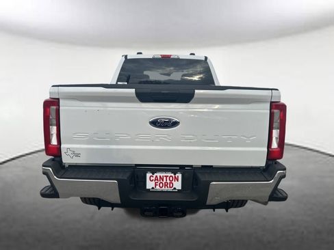 New 2026 Ford F250 XLT w/ FX4 Off-Road Package image 4